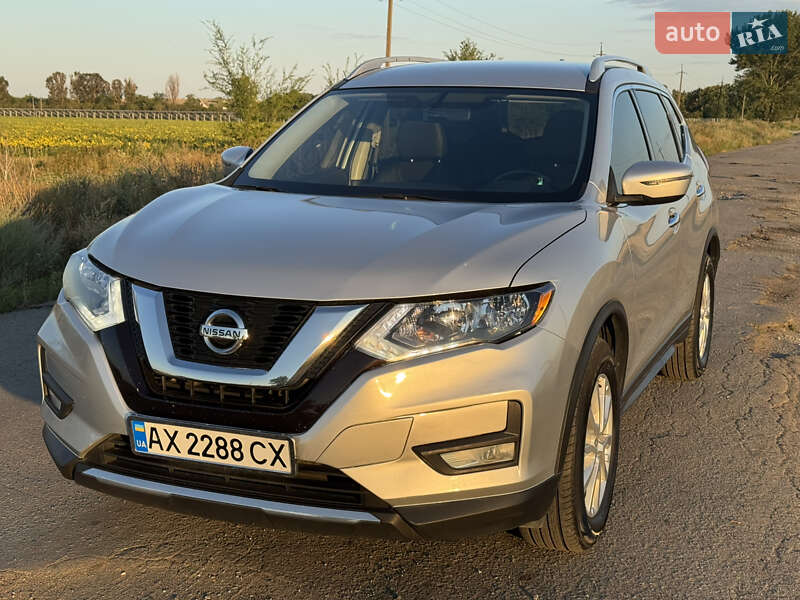 Внедорожник / Кроссовер Nissan Rogue 2016 в Днепре