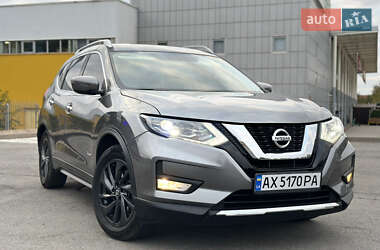 Позашляховик / Кросовер Nissan Rogue 2017 в  фото 4 Позашляховик / Кросовер Nissan Rogue 2017 в