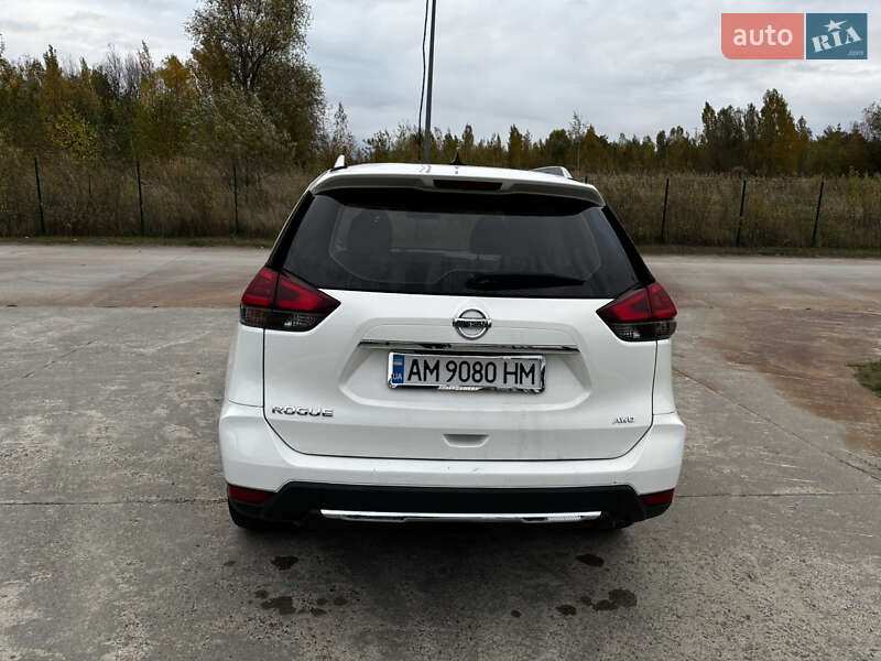 Внедорожник / Кроссовер Nissan Rogue 2018 в Коростене