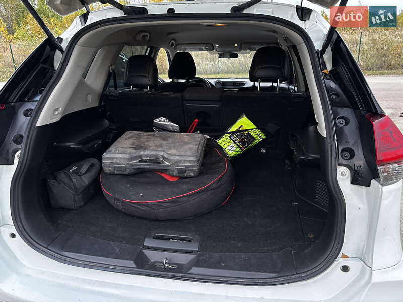 Внедорожник / Кроссовер Nissan Rogue 2018 в Коростене