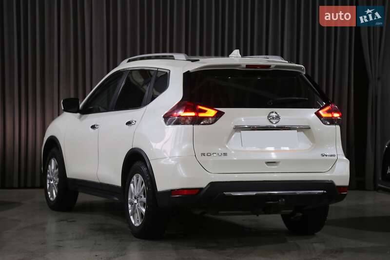 Позашляховик / Кросовер Nissan Rogue 2017 в Києві
