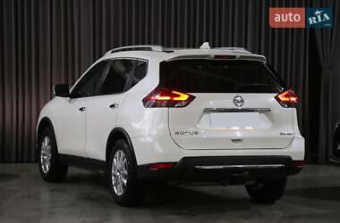Внедорожник / Кроссовер Nissan Rogue 2017 в 