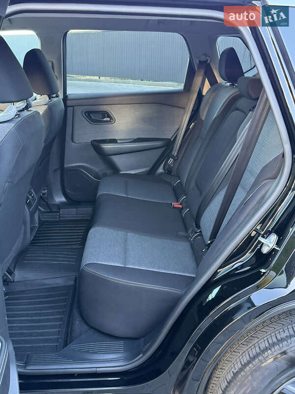 Внедорожник / Кроссовер Nissan Rogue 2021 в Шептицькому