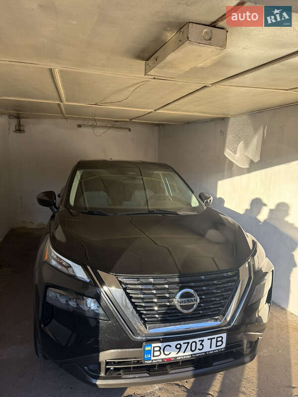 Внедорожник / Кроссовер Nissan Rogue 2021 в Шептицькому