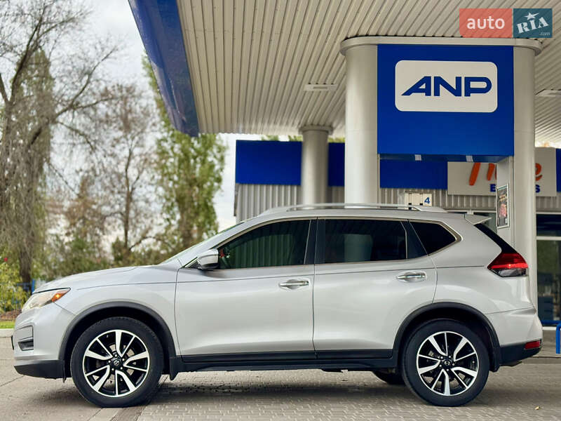 Внедорожник / Кроссовер Nissan Rogue 2016 в Николаеве