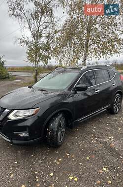 Внедорожник / Кроссовер Nissan Rogue 2018 в 