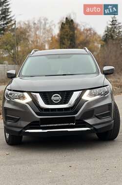 Позашляховик / Кросовер Nissan Rogue 2017 в Львові
