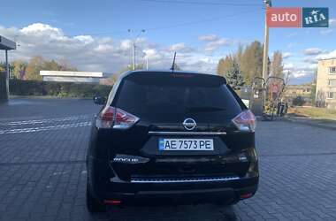 Внедорожник / Кроссовер Nissan Rogue 2015 в 