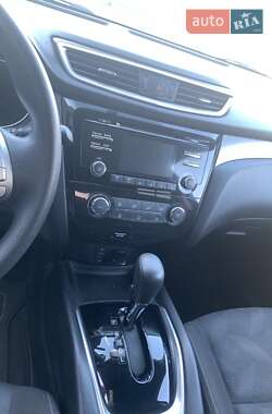 Внедорожник / Кроссовер Nissan Rogue 2015 в 