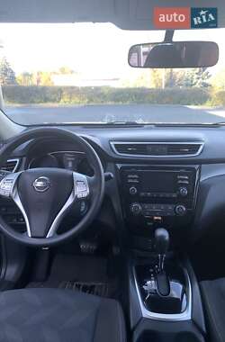 Внедорожник / Кроссовер Nissan Rogue 2015 в 