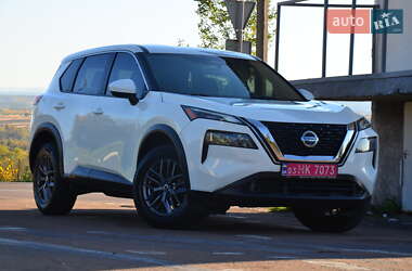 Внедорожник / Кроссовер Nissan Rogue 2021 в 