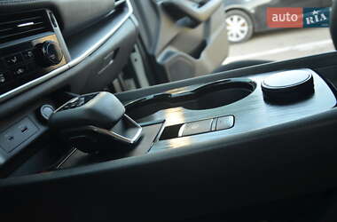 Внедорожник / Кроссовер Nissan Rogue 2021 в 