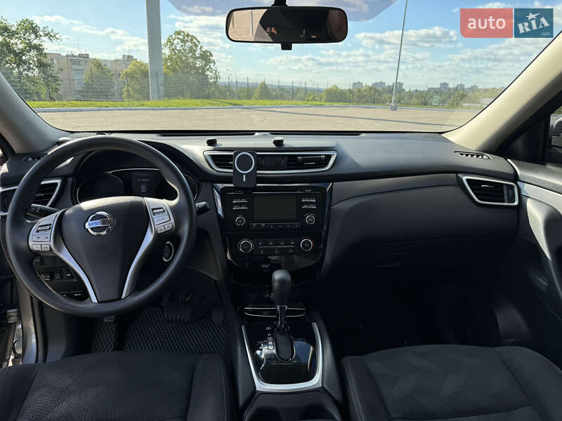 Внедорожник / Кроссовер Nissan Rogue 2016 в Харькове