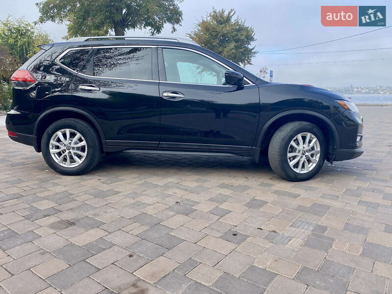 Позашляховик / Кросовер Nissan Rogue 2017 в Миколаєві фото 4 Позашляховик / Кросовер Nissan Rogue 2017 в Миколаєві
