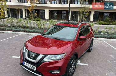 Внедорожник / Кроссовер Nissan Rogue 2017 в 