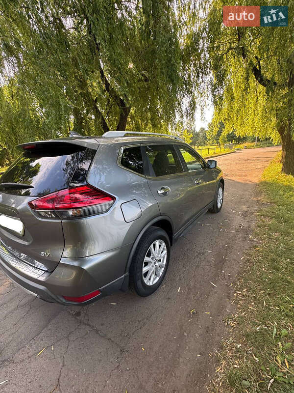 Внедорожник / Кроссовер Nissan Rogue 2017 в Ровно