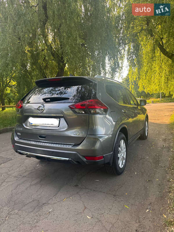 Внедорожник / Кроссовер Nissan Rogue 2017 в Ровно