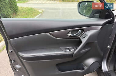 Позашляховик / Кросовер Nissan Rogue 2016 в  фото 14 Позашляховик / Кросовер Nissan Rogue 2016 в