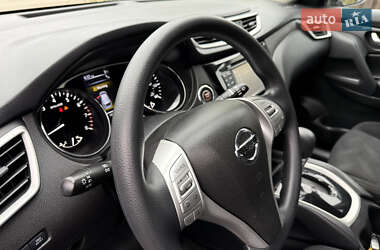 Позашляховик / Кросовер Nissan Rogue 2016 в  фото 16 Позашляховик / Кросовер Nissan Rogue 2016 в