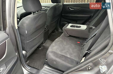 Позашляховик / Кросовер Nissan Rogue 2016 в  фото 25 Позашляховик / Кросовер Nissan Rogue 2016 в