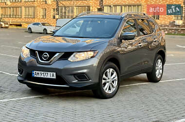 Внедорожник / Кроссовер Nissan Rogue 2016 в 