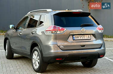 Внедорожник / Кроссовер Nissan Rogue 2016 в 