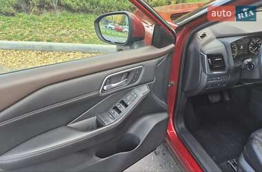 Внедорожник / Кроссовер Nissan Rogue 2020 в 
