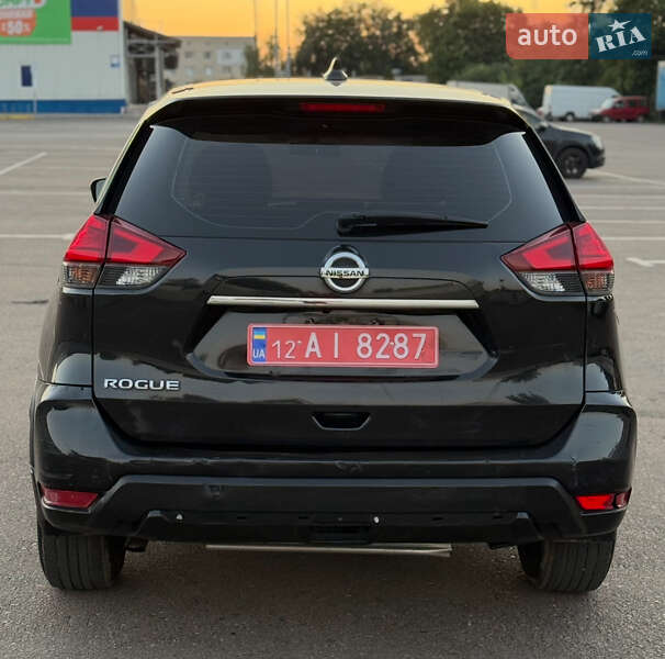 Внедорожник / Кроссовер Nissan Rogue 2016 в Ровно