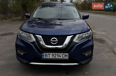 Позашляховик / Кросовер Nissan Rogue 2017 в Первомайську