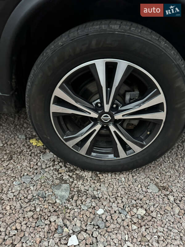 Позашляховик / Кросовер Nissan Rogue 2019 в Києві