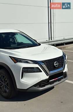 Внедорожник / Кроссовер Nissan Rogue 2023 в 