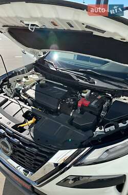 Внедорожник / Кроссовер Nissan Rogue 2023 в 