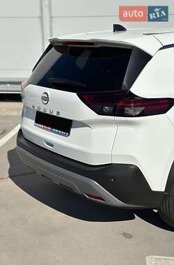 Внедорожник / Кроссовер Nissan Rogue 2023 в 