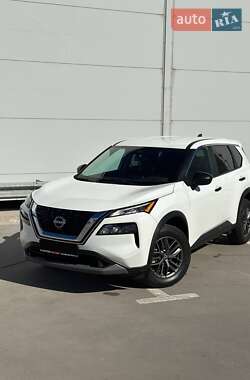 Внедорожник / Кроссовер Nissan Rogue 2023 в 