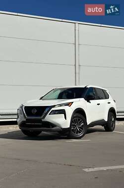 Внедорожник / Кроссовер Nissan Rogue 2023 в 