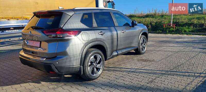 Внедорожник / Кроссовер Nissan Rogue 2024 в Луцке