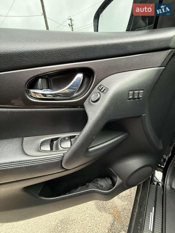 Внедорожник / Кроссовер Nissan Rogue 2019 в Миргороде