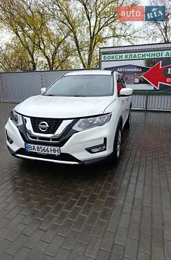 Внедорожник / Кроссовер Nissan Rogue 2016 в Александрие