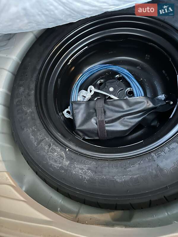 Внедорожник / Кроссовер Nissan Rogue 2016 в Надворной