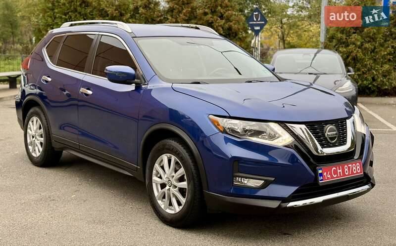 Позашляховик / Кросовер Nissan Rogue 2017 в Києві