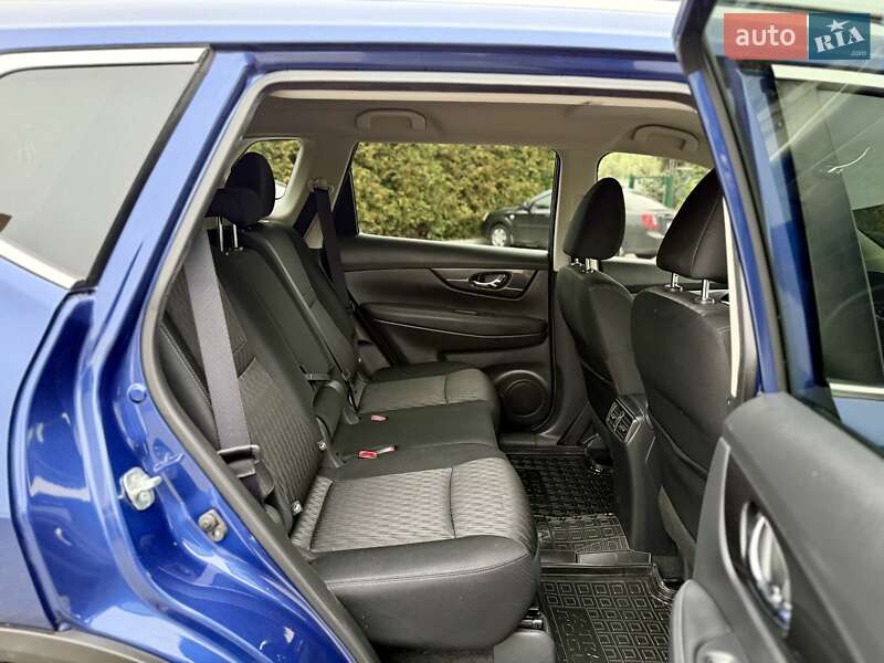 Позашляховик / Кросовер Nissan Rogue 2017 в Києві