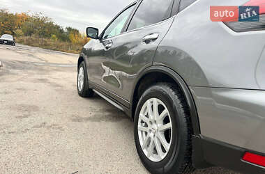 Внедорожник / Кроссовер Nissan Rogue 2018 в 