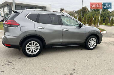 Внедорожник / Кроссовер Nissan Rogue 2018 в 