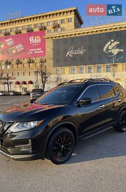Внедорожник / Кроссовер Nissan Rogue 2017 в Харькове