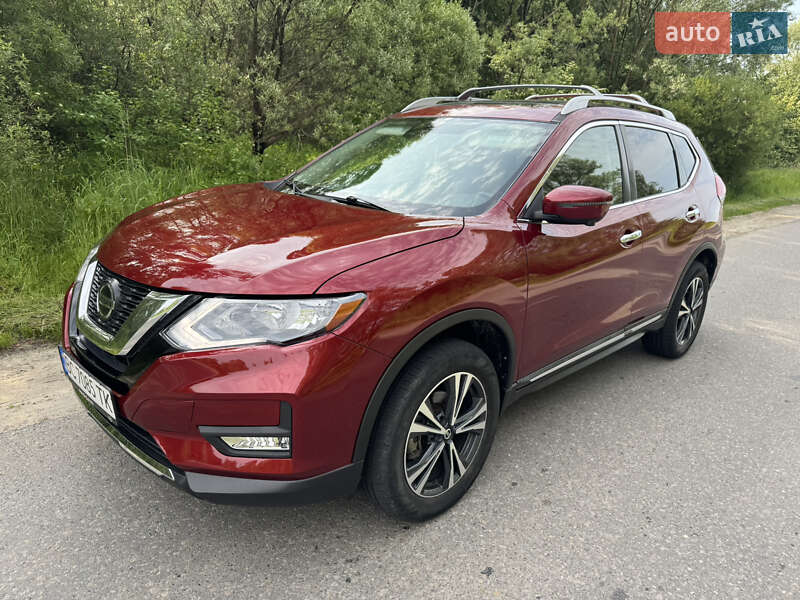 Внедорожник / Кроссовер Nissan Rogue 2017 в Львове