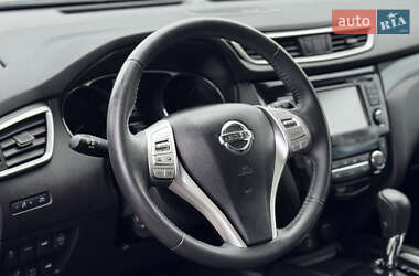 Внедорожник / Кроссовер Nissan Rogue 2015 в 