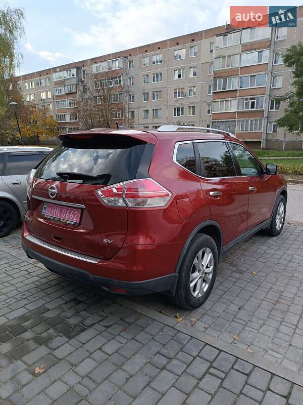 Внедорожник / Кроссовер Nissan Rogue 2016 в Маневичах