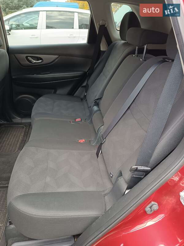 Внедорожник / Кроссовер Nissan Rogue 2016 в Маневичах