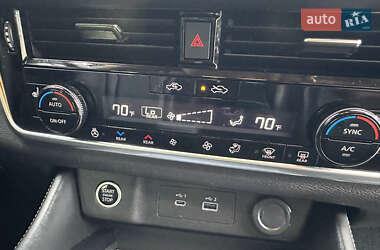 Внедорожник / Кроссовер Nissan Rogue 2020 в 