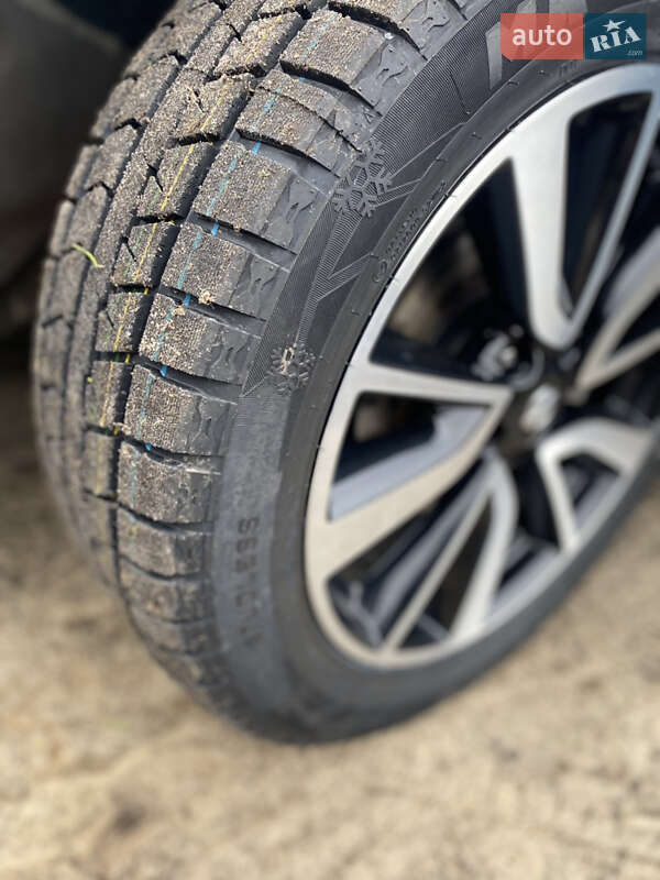 Внедорожник / Кроссовер Nissan Rogue 2019 в Конотопе